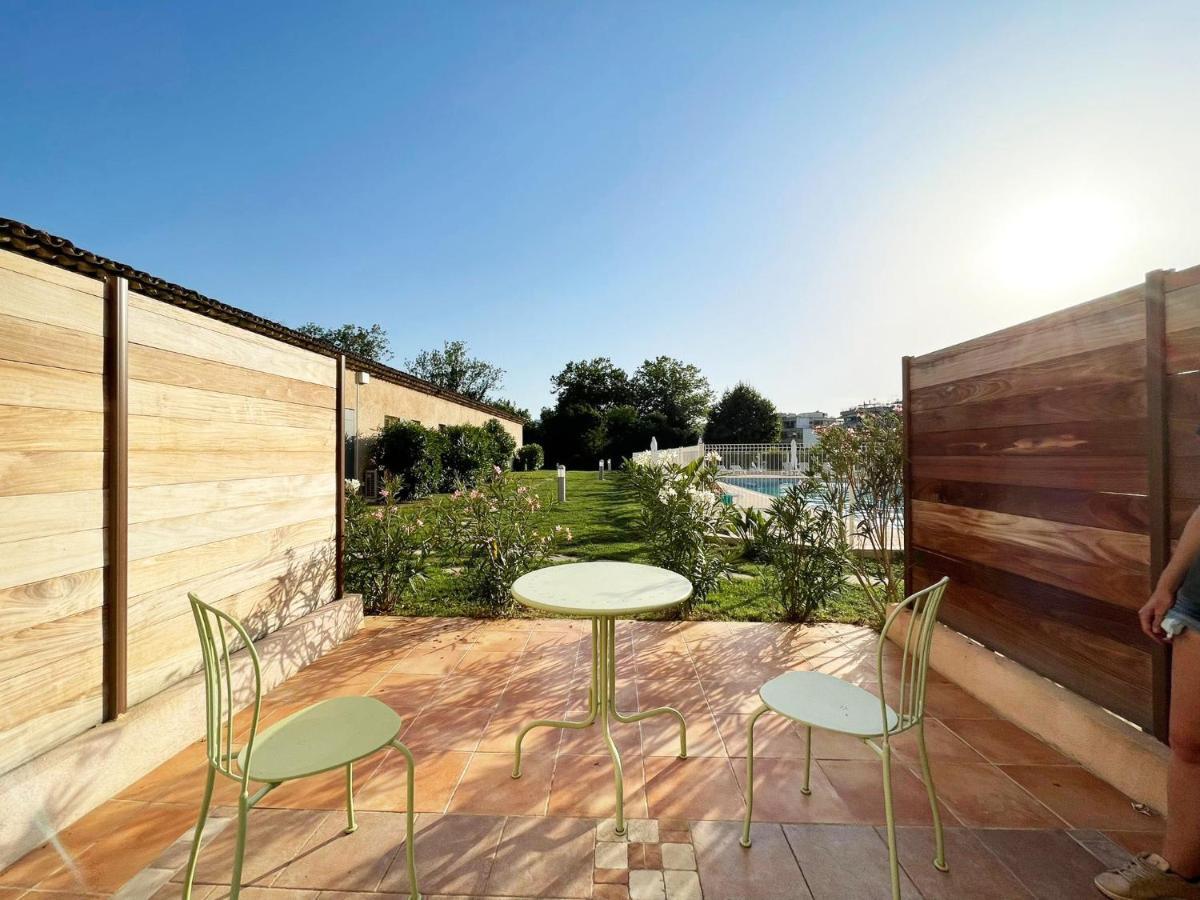 Les Suites De Robinson: Riverside Residence with Pool Mandelieu-la-Napoule Exterior photo